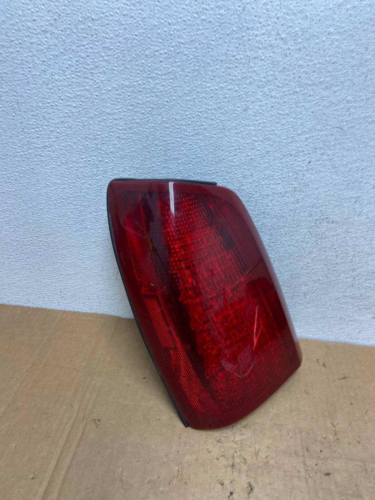 2000 to 2005 Cadillac Deville Left Driver Lh Side Tail Light AD3280 LK2