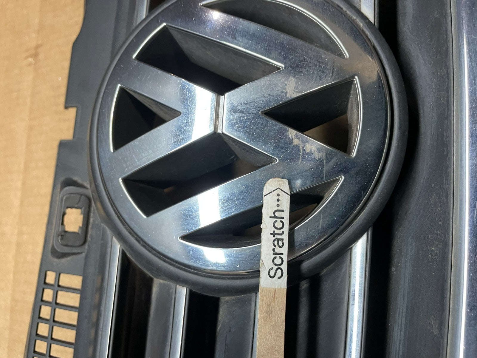 2001 to 2005 Volkswagen Passat Front Upper Grill Grille Oem AA9091 DG3