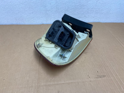 2004-2007 Volkswagen Touareg Right Passenger Side Rh Tail Light AC7466 LK5