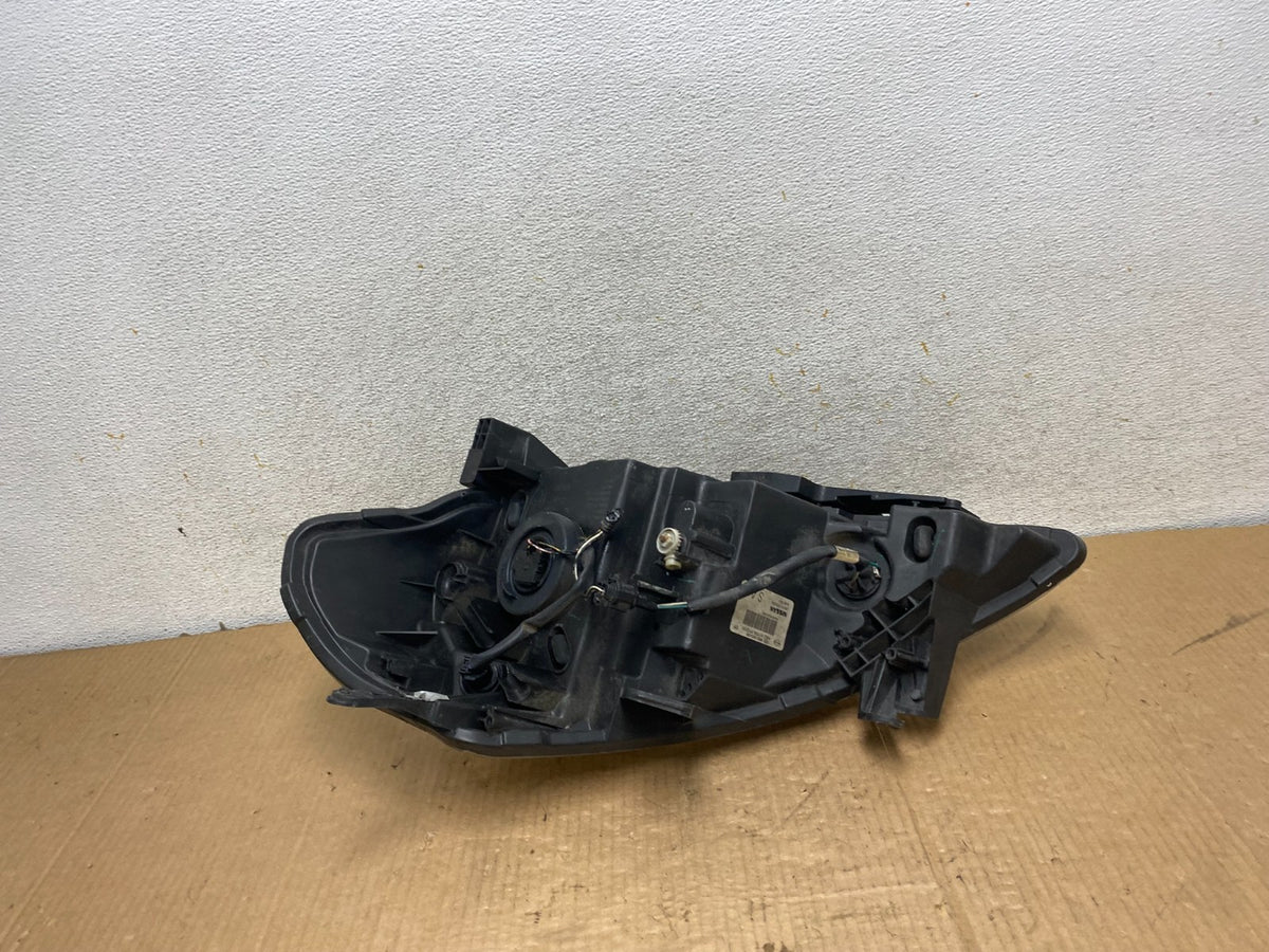 2008 to 2012 Nissan Versa Headlight Right Passenger Rh Side AI7891 DW5
