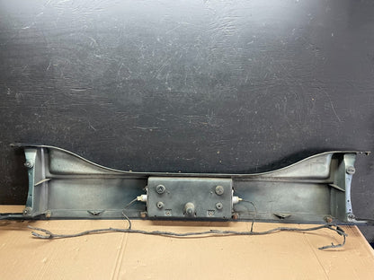 1986 - 1990 Oldsmobile Delta 88 Tail Light Panel Oem Valance Filler M9012 DG10