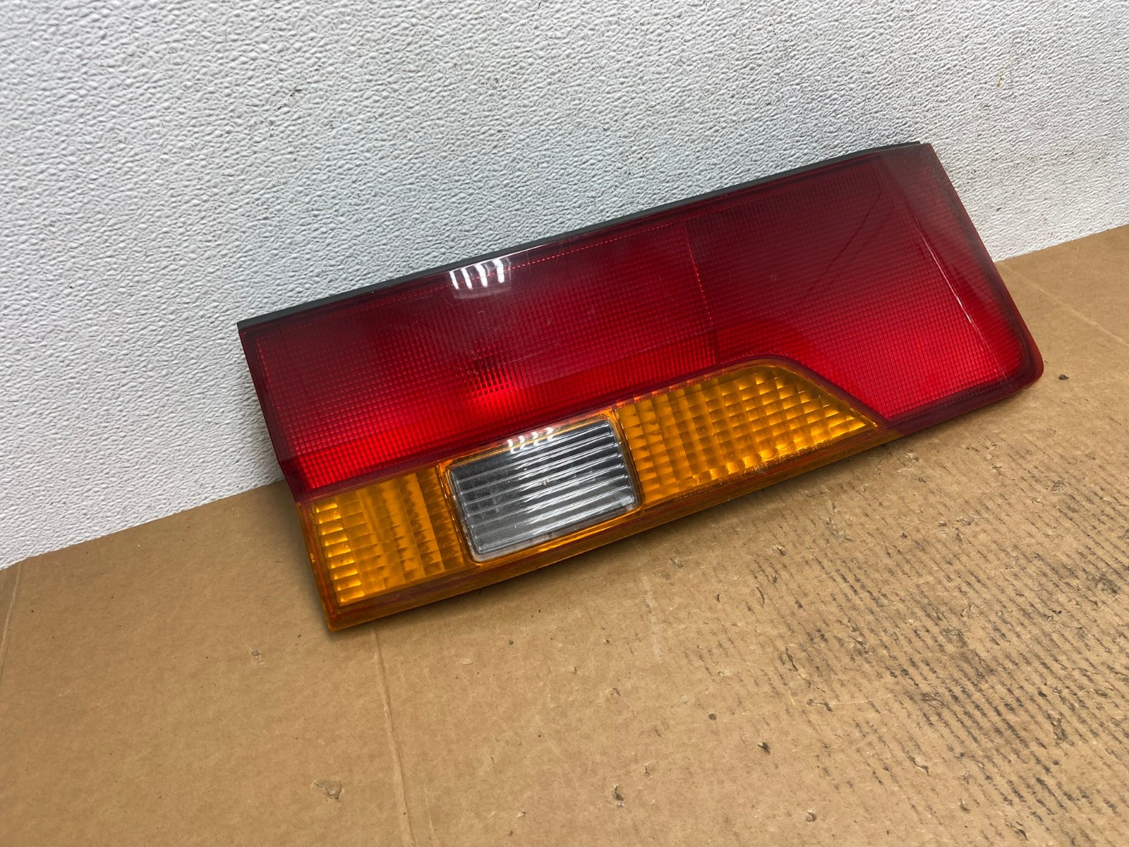 2002 2003 2004 Honda Odyssey Left Driver LH Side Tail Light Inner AE0248 LK2