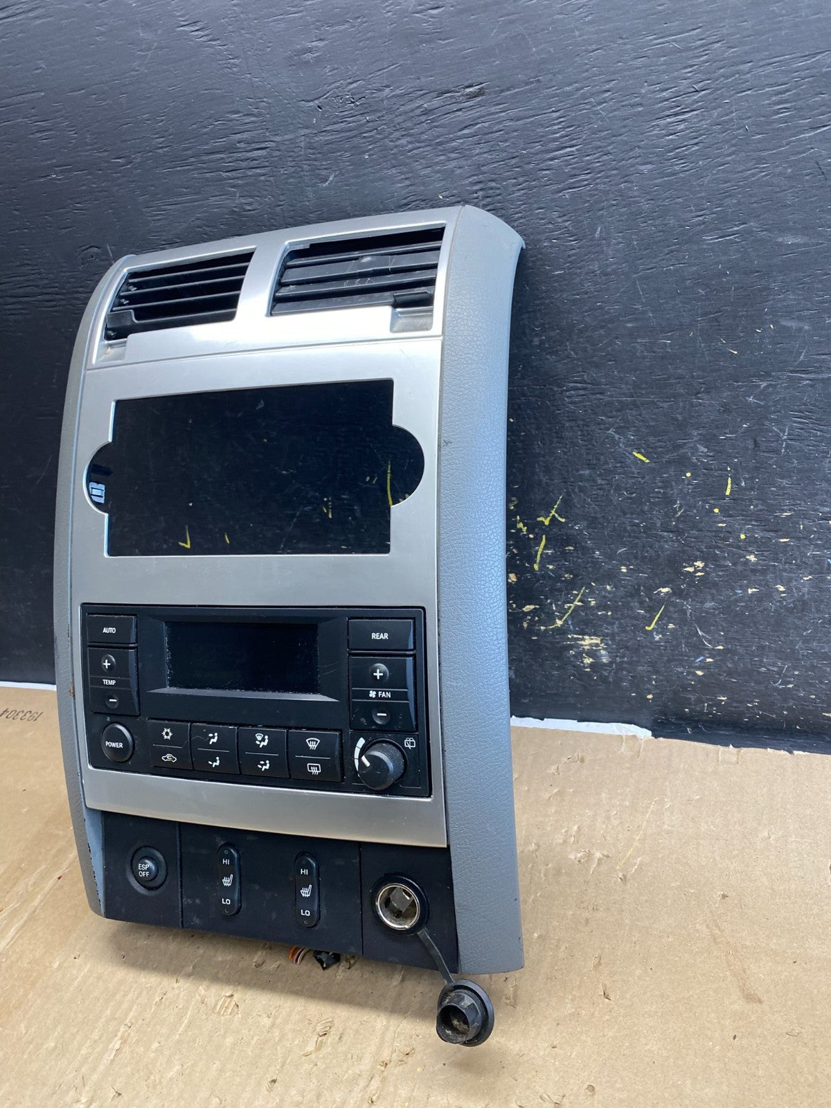 2005-2009 Dodge Durango Heat AC Climate Temp Control Radio Bezel ab2217 DG1
