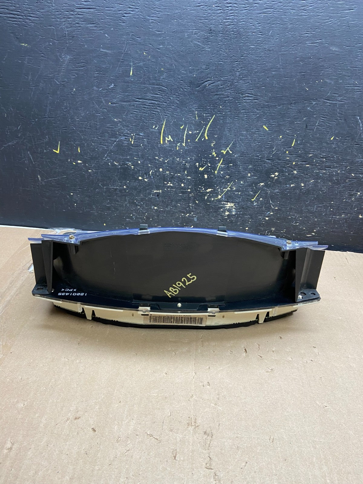 2001 to 2002 Chevrolet Express Speedometer Cluster Gauge OEM AB1925 DG3