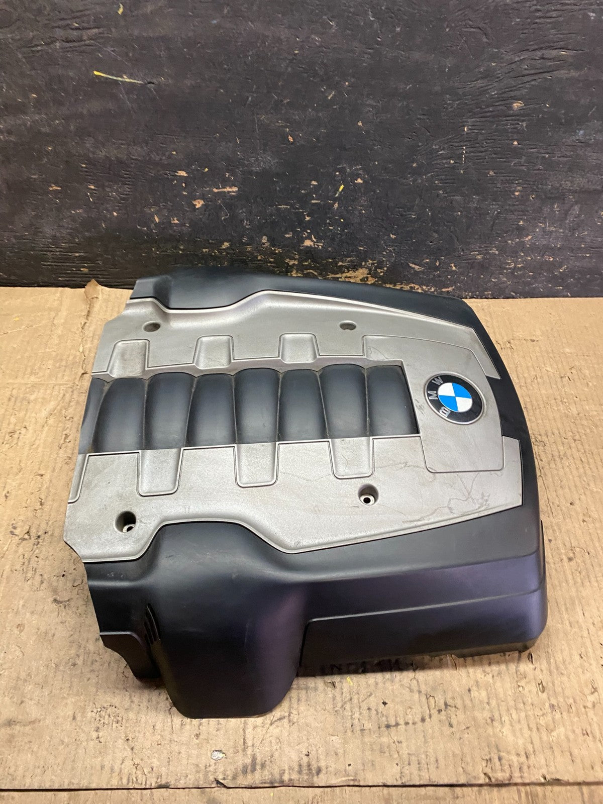 2006 to 2010 BMW 550i 650i 750i Plastic Engine Cover Shield OEM U6152 DG3