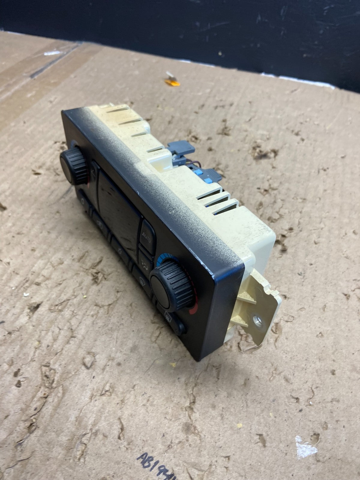 2003 to 2006 Chevrolet Silverado HVAC Heater Climate Control Module AB5794 DG2