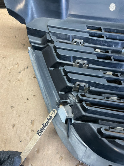2009 to 2011 Freightliner Sprinter Front Upper Chrome Grill Grille Y9747 DG10