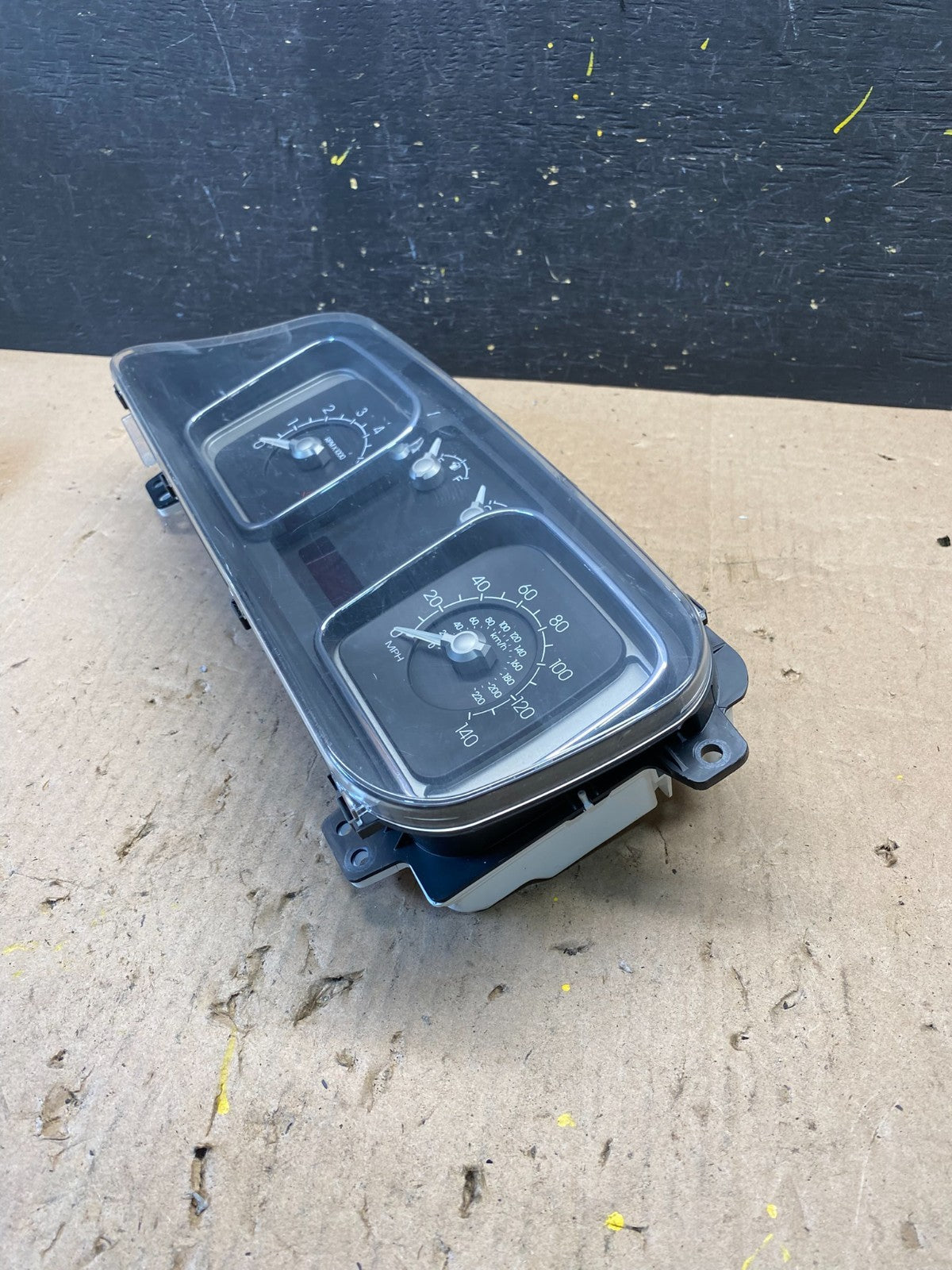 2009 to 2010 Lincoln MKX Speedometer Instrument Gauge Cluster R8866 DG2