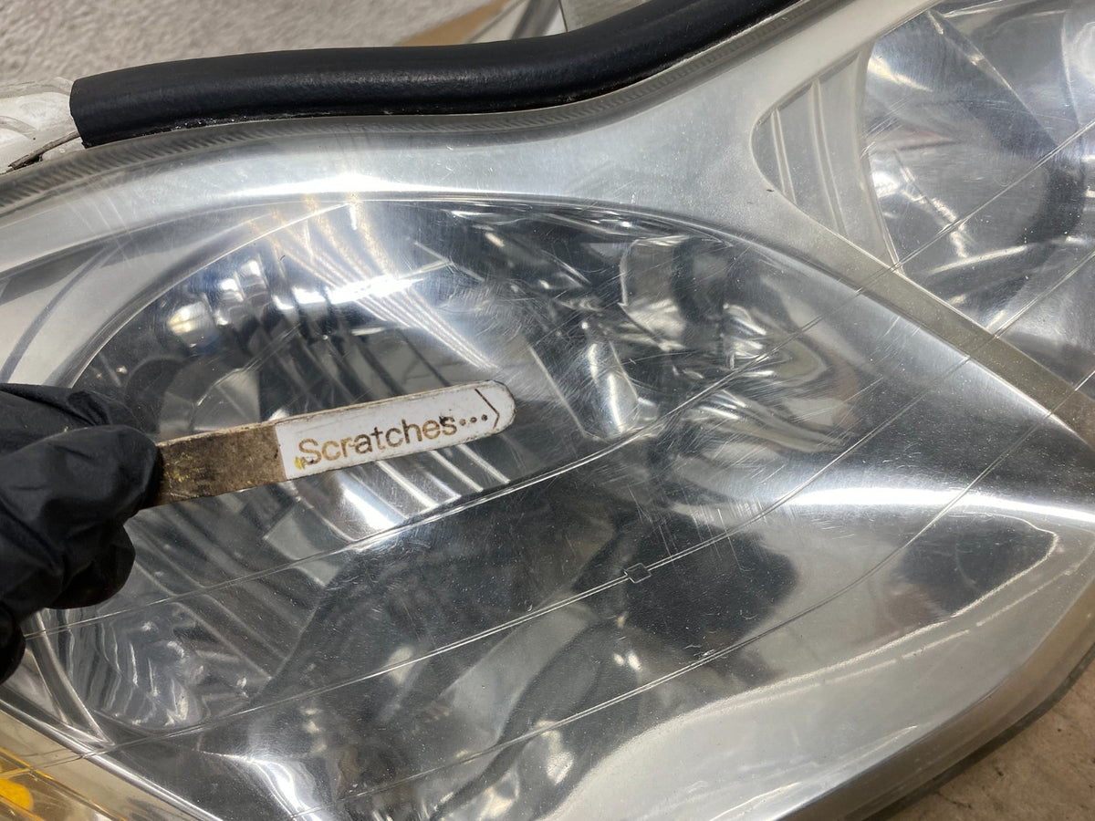 2000 to 2004 Toyota Avalon Halogen Left+Right Headlights AH5946 DW3