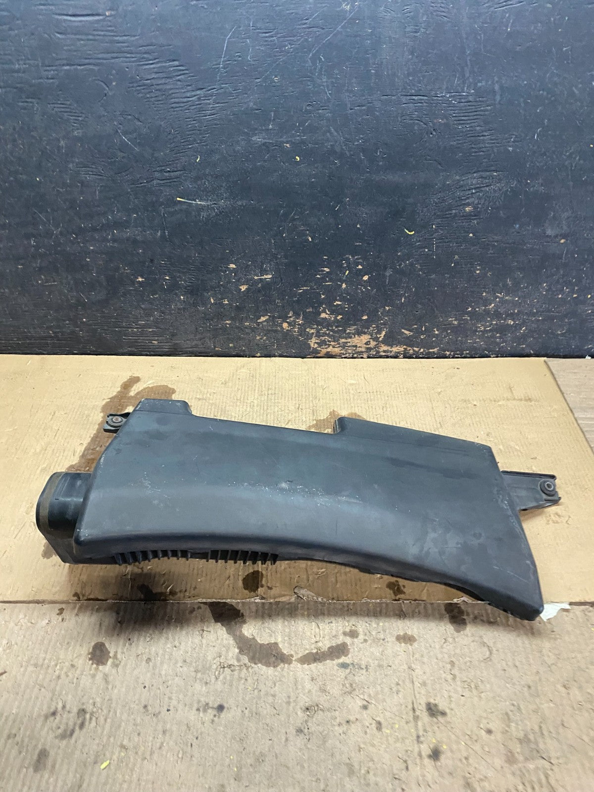 2006 to 2008 Infiniti M35 3.5L Front Air duct Inlet Tube OEM 16554-EG000 X31450