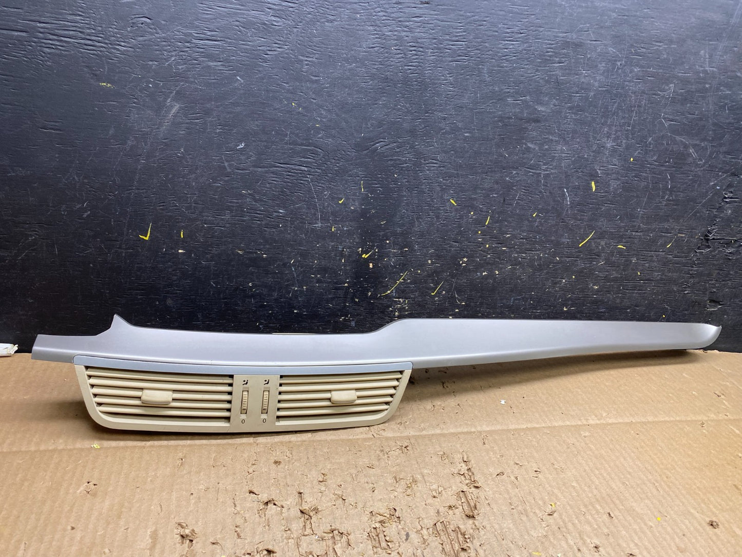 2009 to 2014 Volkswagen Routan Dash Center Trim Bezel Panel Vents v7400 DG0