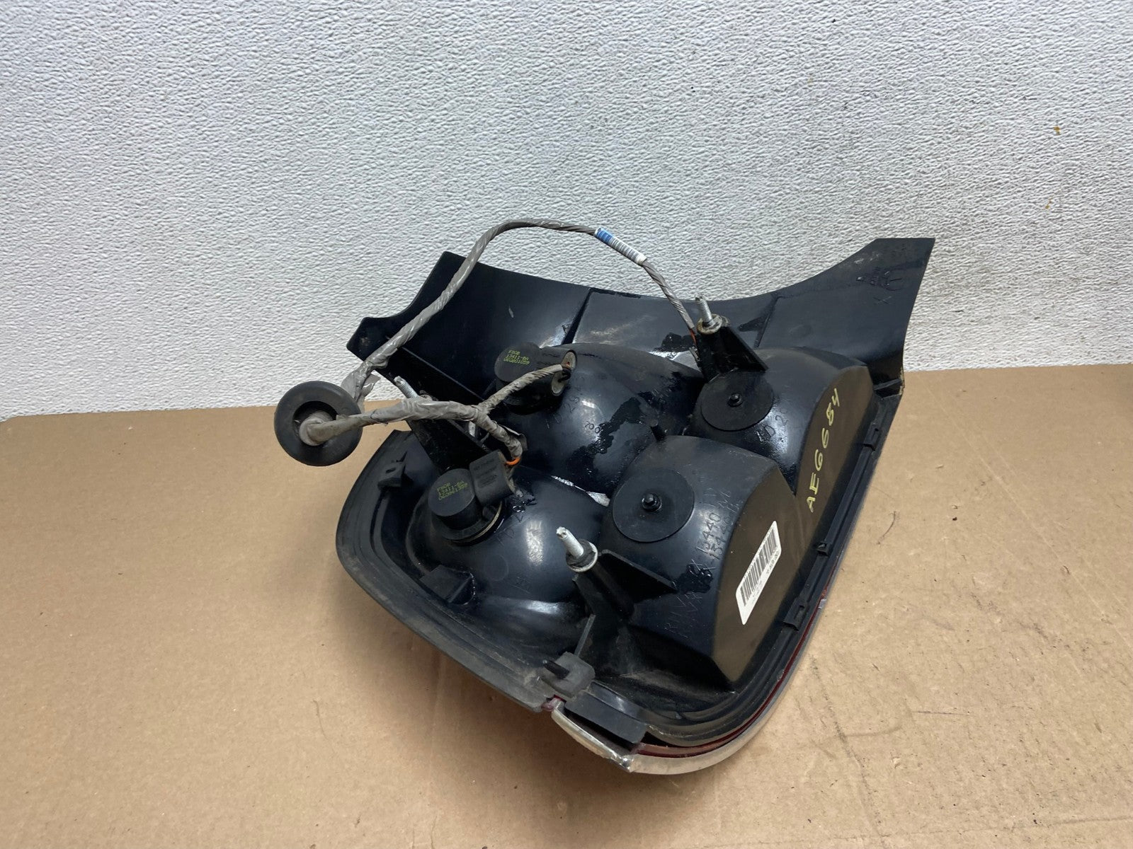 1998-2003 Ford Crown Victoria Right Passenger Rh Side Tail Light AE6684 LK5