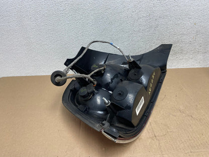 1998-2003 Ford Crown Victoria Right Passenger Rh Side Tail Light AE6684 LK5