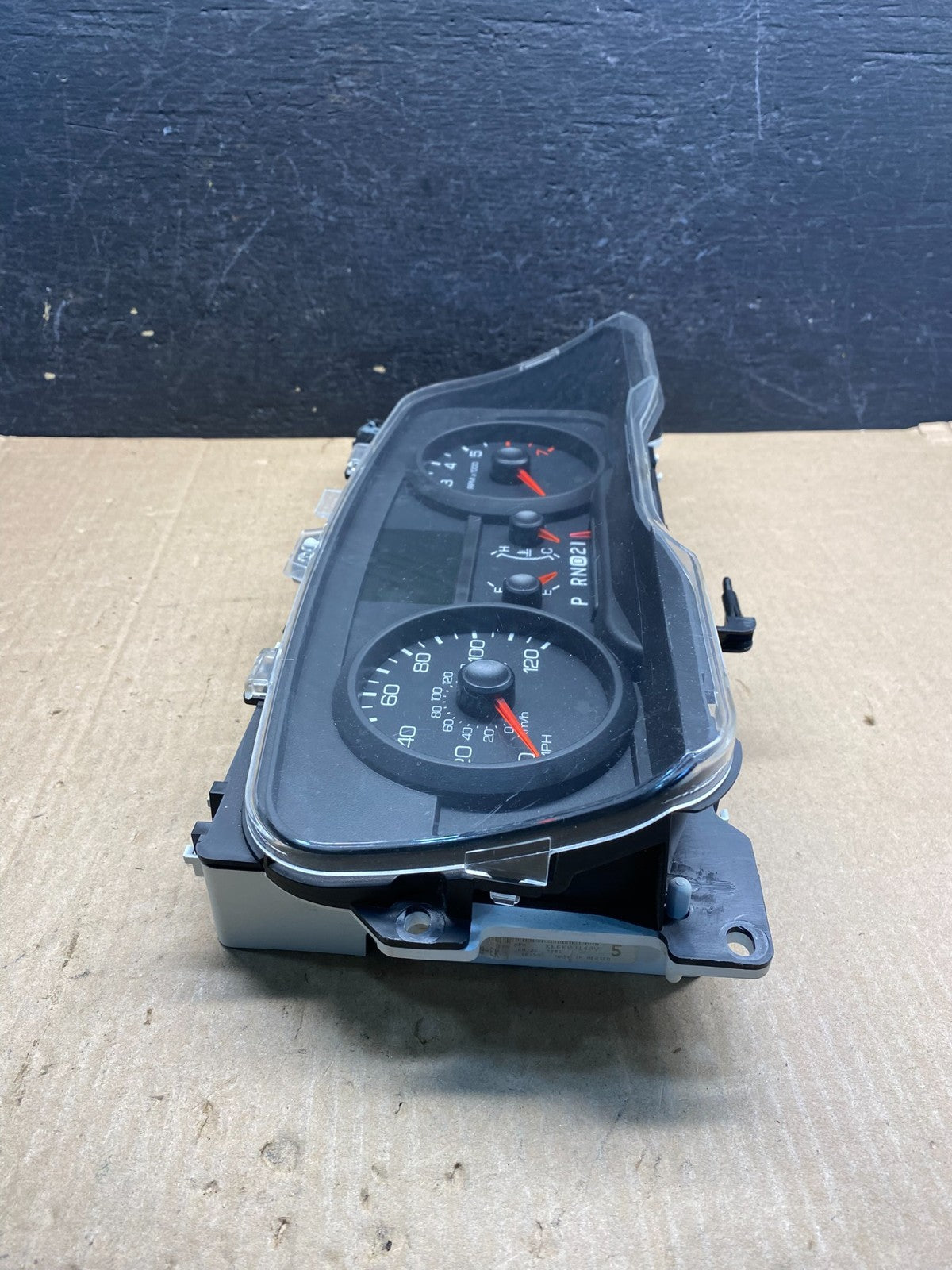 2009 to 2011 Mercury Grand Marquis Speedometer Cluster Gauge AE7614 DG1