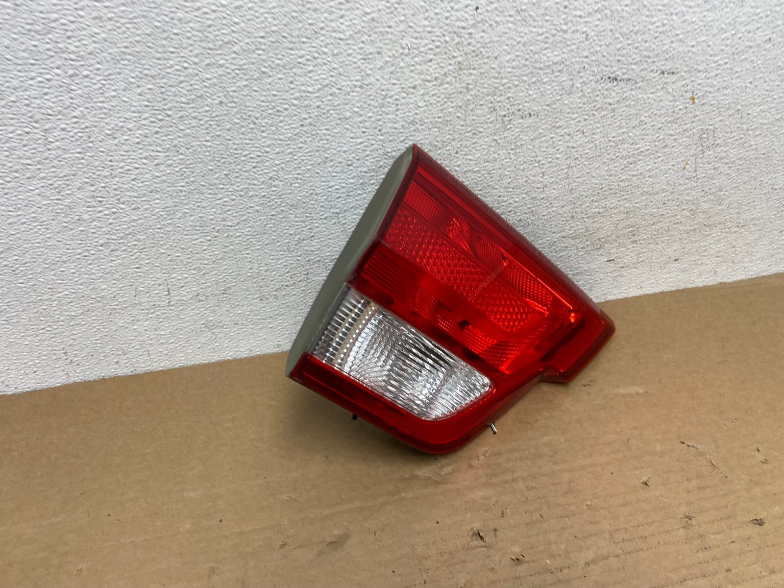 2011-2013 Jeep Grand Cherokee Left Driver Side Lh Inner Tail Light AD3870 LK2
