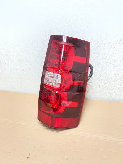 2008-2014 Chevrolet Tahoe Suburban Right Passenger Rh Tail Light Oem AB1072 LK0