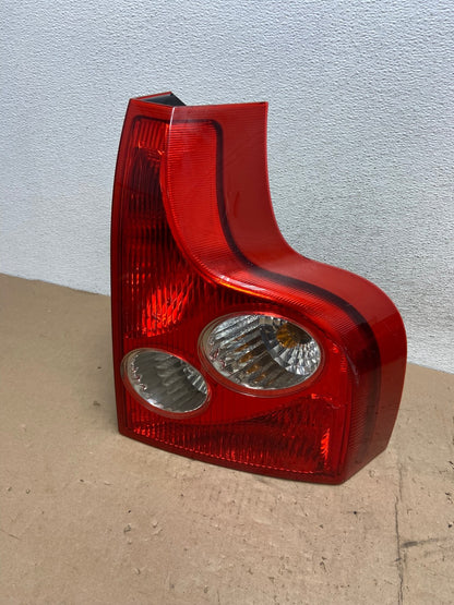 2003 2004 2005 2006 Volvo XC90 Right Passenger RH Lower Tail Light AG5530 LK0