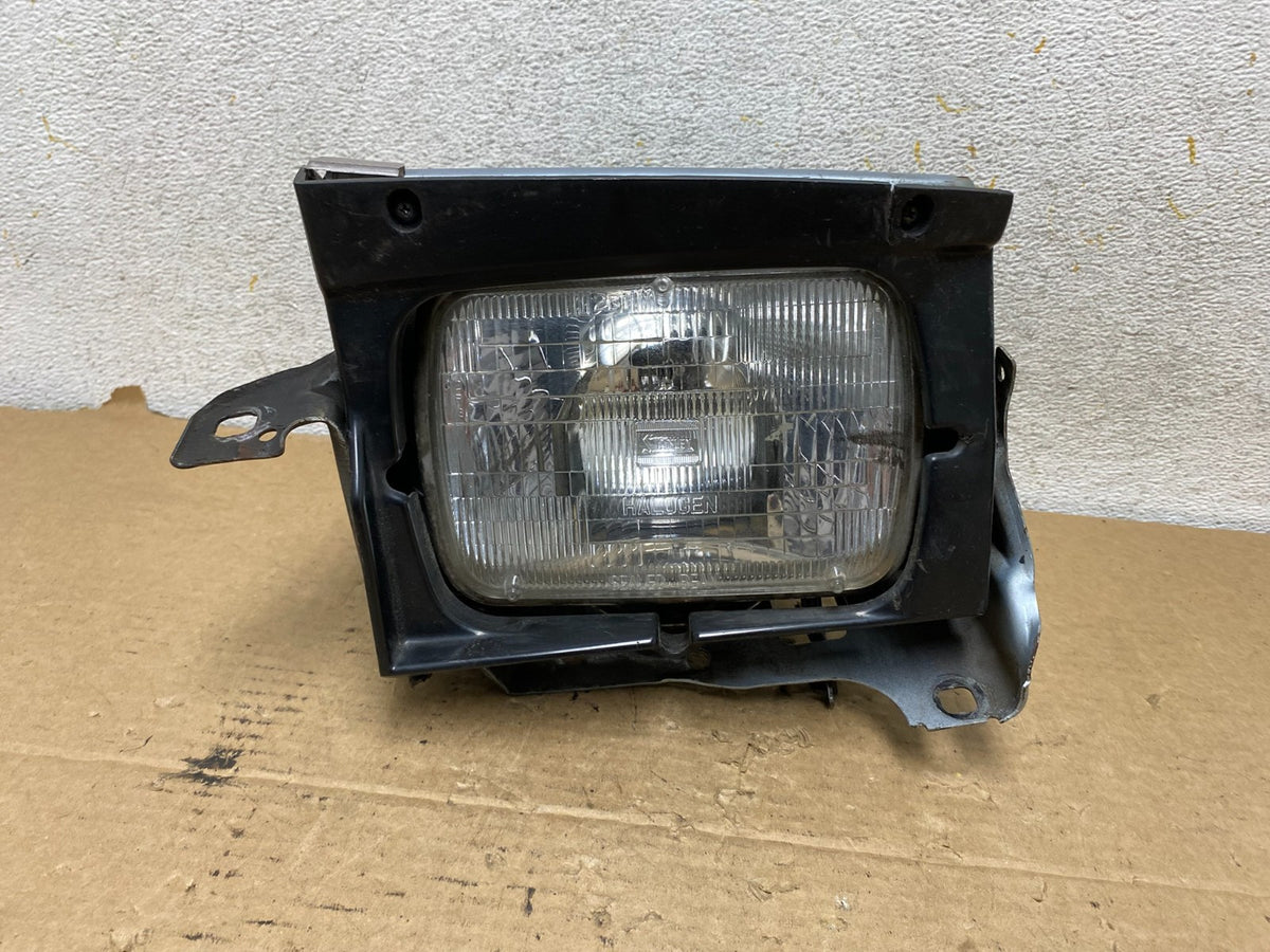1986 to 1989 Honda Accord Left Driver LH Side Headlight AH8166 DG0