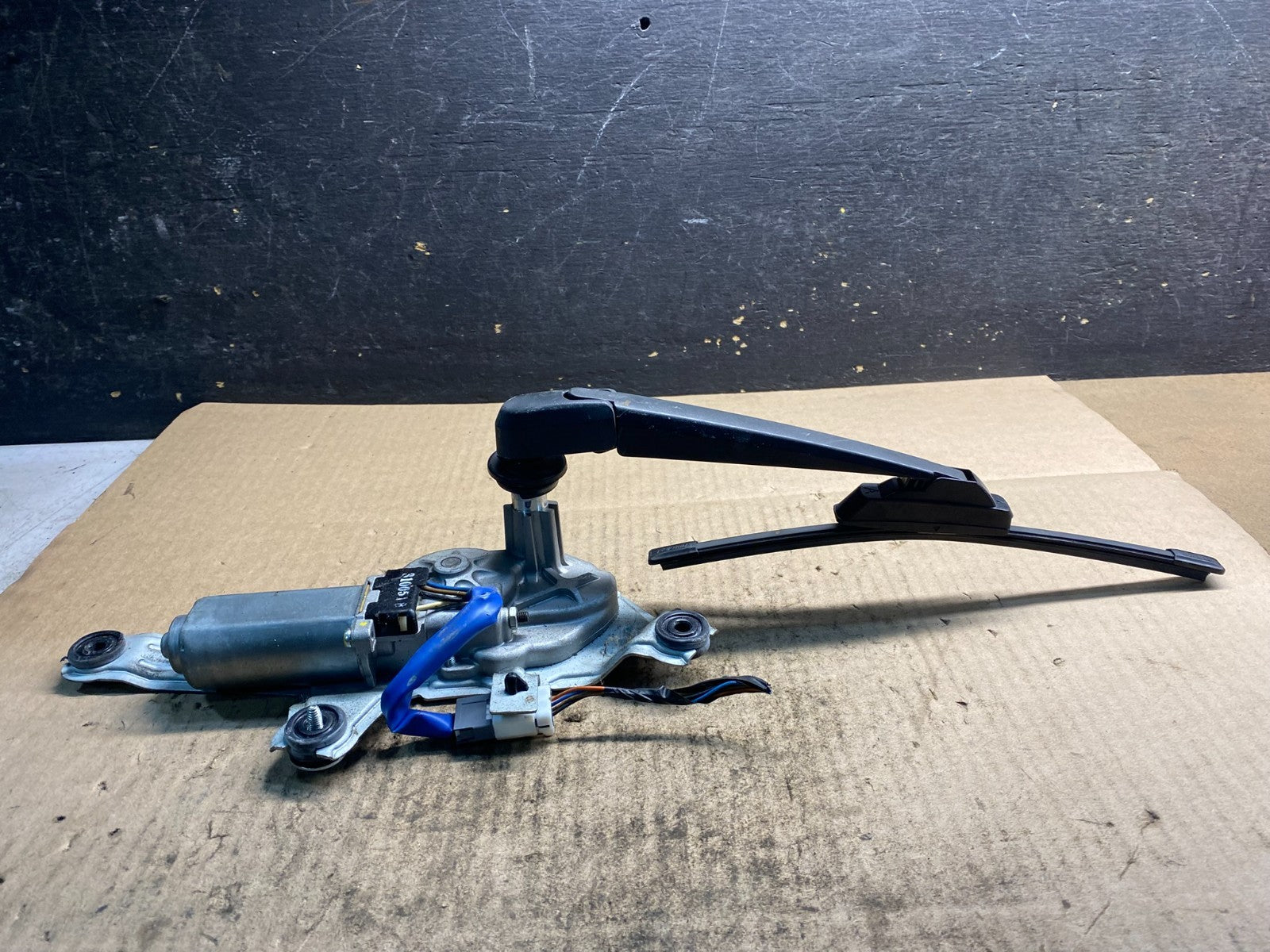 2010-2013 Kia Soul Rear Glass Windshield Wiper Motor Z4981 DG1