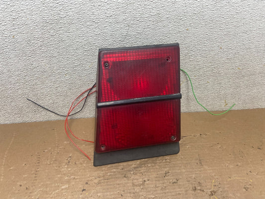 1980 to 1993 Saab 900 Right Passenger RH Side Inner Tail Light r1121 DG0