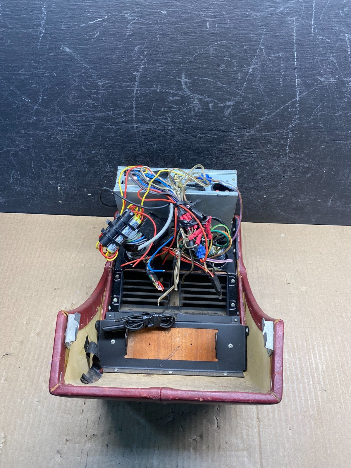 1982 to 1992 Rolls Royce Silver Radio Unit Console AG39845