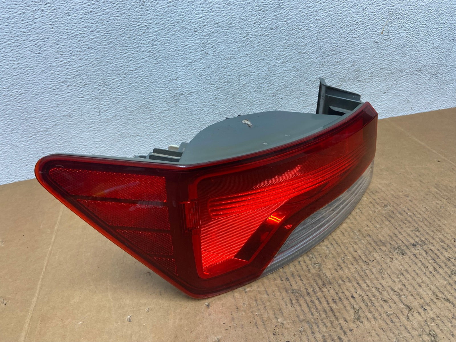 2010 to 2013 Kia Forte Koup Left Driver LH Tail Light AE0240 LK2