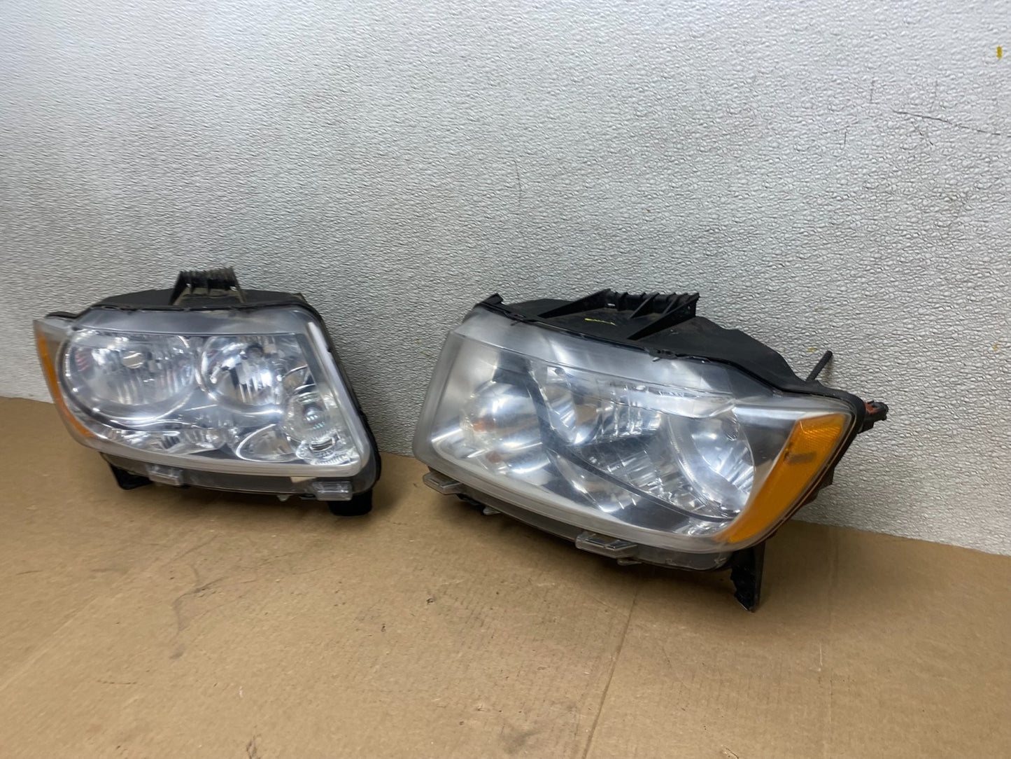 2011-2013 Jeep Grand Cherokee Left+Right Halogen Headlights W8417 DW1