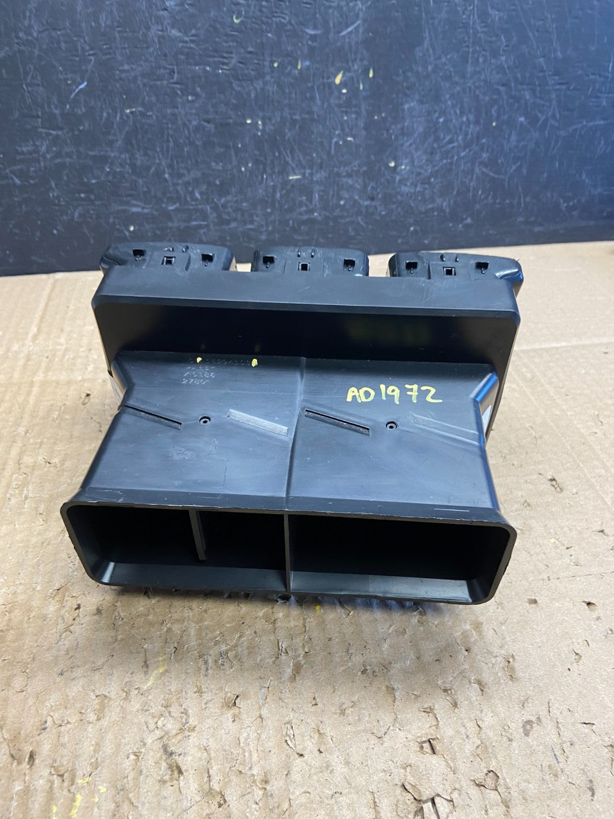 2007 - 2012 GMC Acadia Center Dash AC Air Vent Grille Trim Panel AD1972 DG3