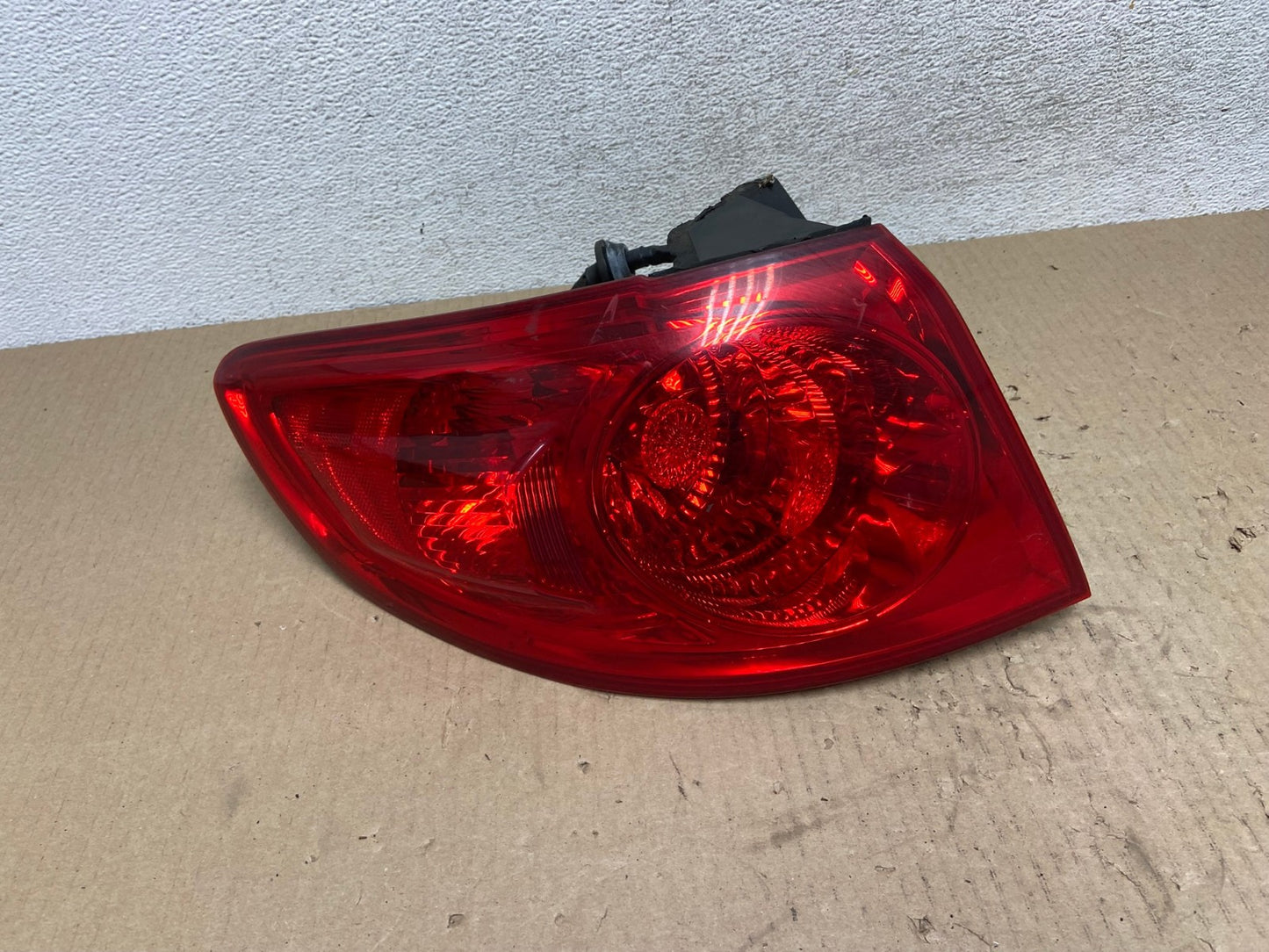 2007 - 2009 Hyundai Santa Fe Left Driver LH Side Tail Light AG5966 LK0
