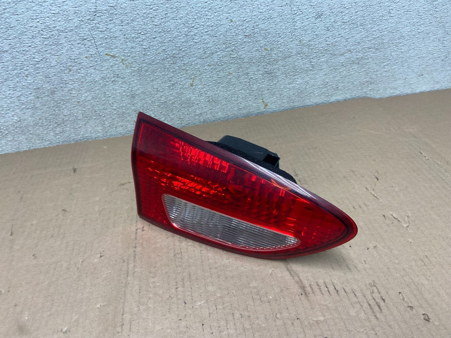 2006 2007 Subaru Tribeca B9 Left Driver Lh Side Tail Light Inner Oem R1418 DW2