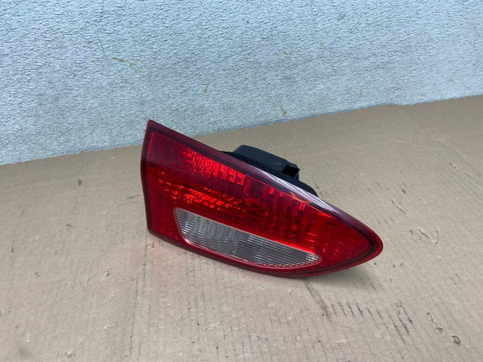 2006 2007 Subaru Tribeca B9 Left Driver Lh Side Tail Light Inner Oem R1418 DW2