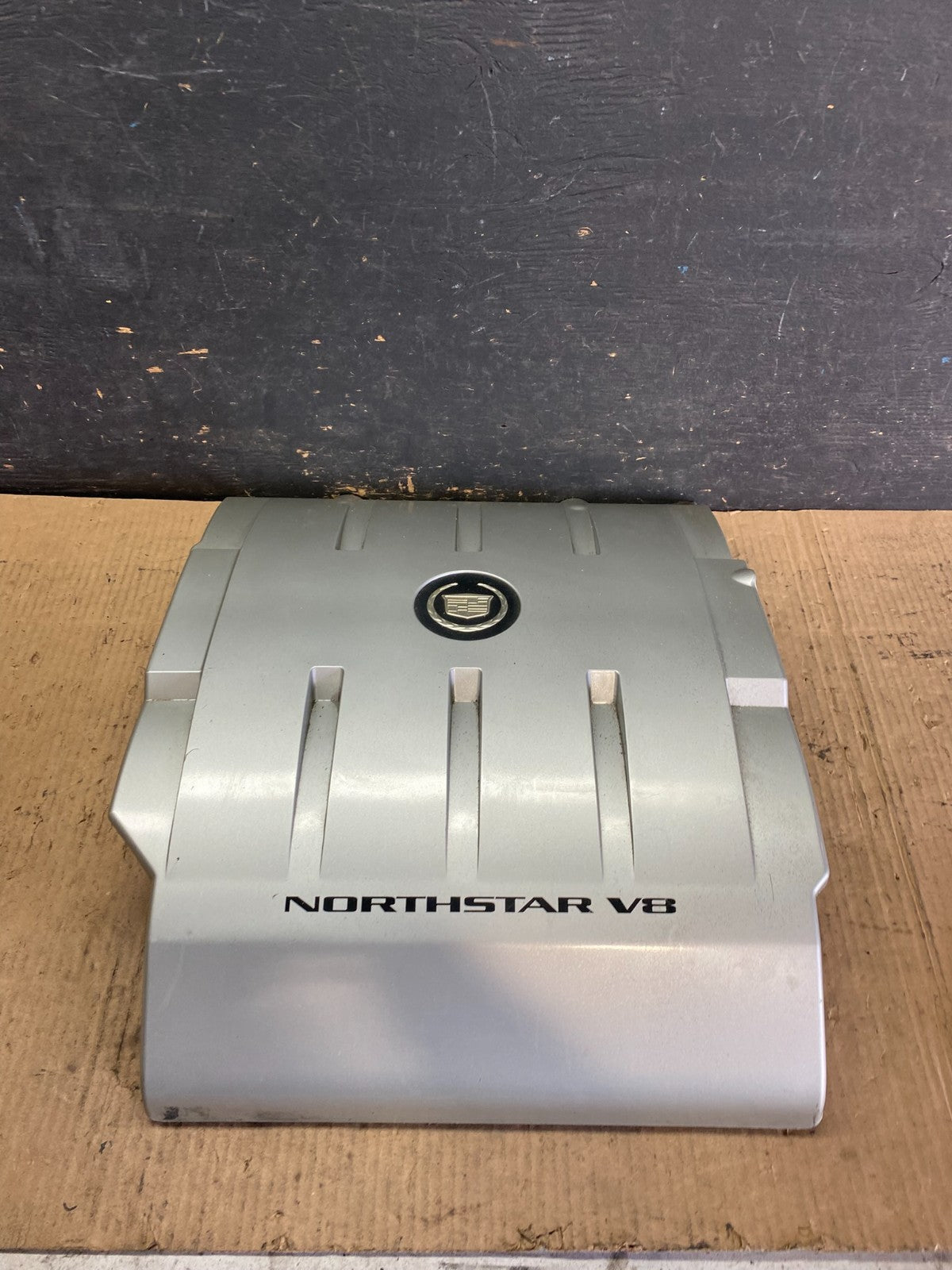 1997 to 2004 Cadillac Deville Seville Northstar Engine Motor Cover Q0428 DG0