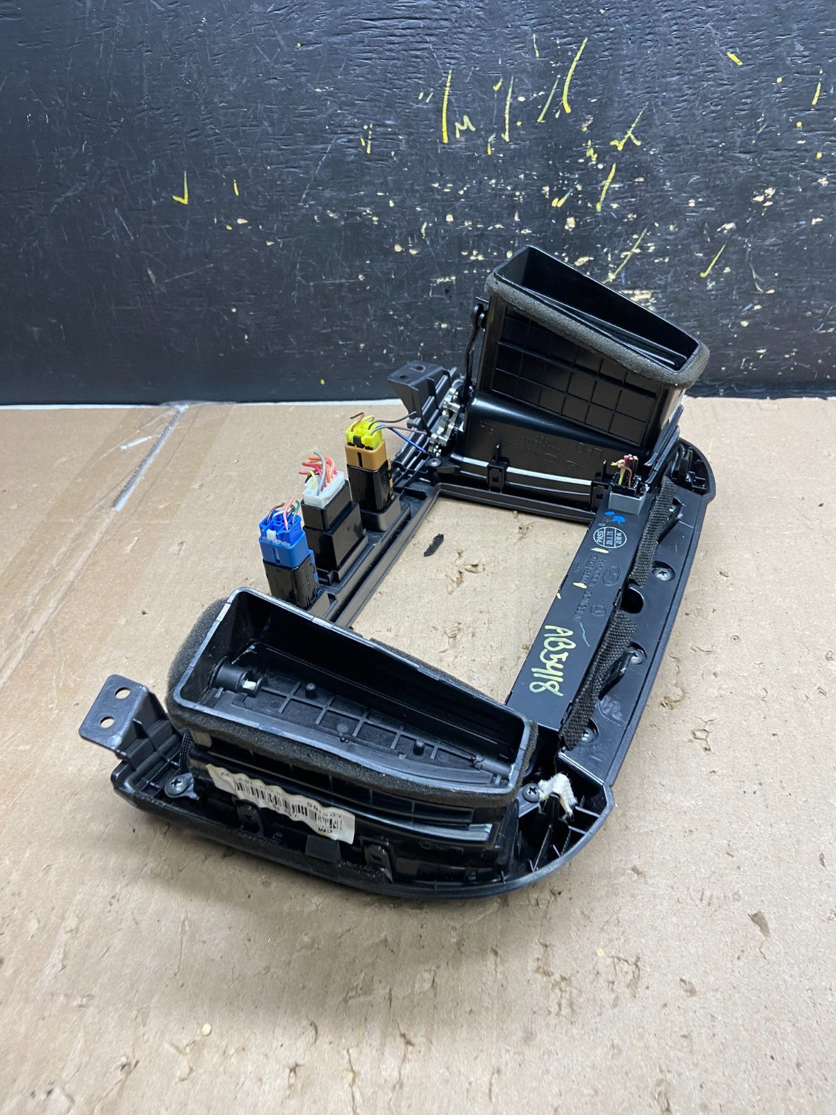2007 to 2009 Hyundai Santa Fe Center Dashboard Radio Bezel Trim AC9206 DG4