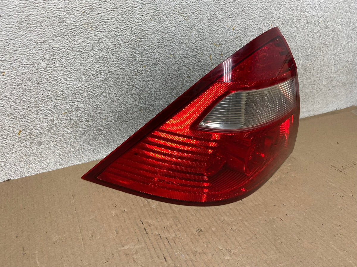 2005 2006 2007 Ford Five Hundred Left Driver Lh Side Tail Light AH5769 LK1