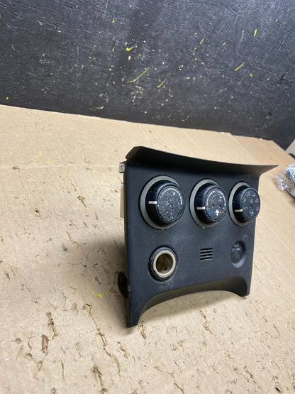 2011 to 2015 Nissan Rogue Heater Temperature AC Climate Control U5026 DG2