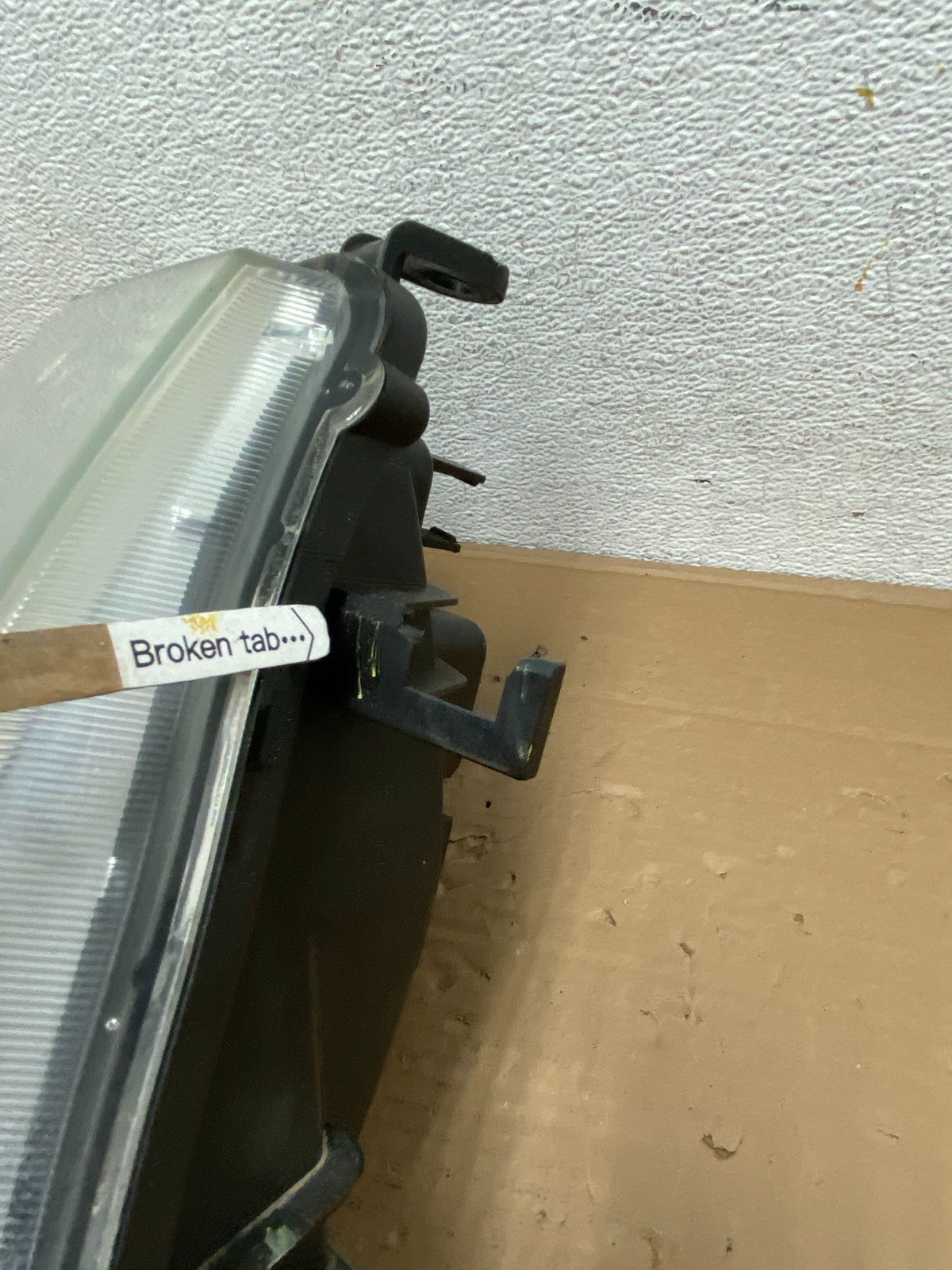2008 to 2012 Nissan Pathfinder Halogen Headlight Right Passenger AD4259 DW5