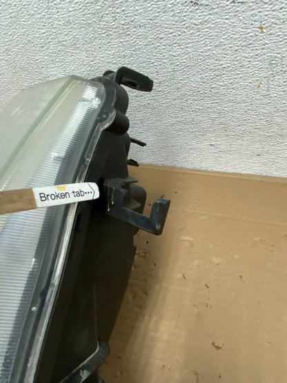 2008 to 2012 Nissan Pathfinder Halogen Headlight Right Passenger AD4259 DW5