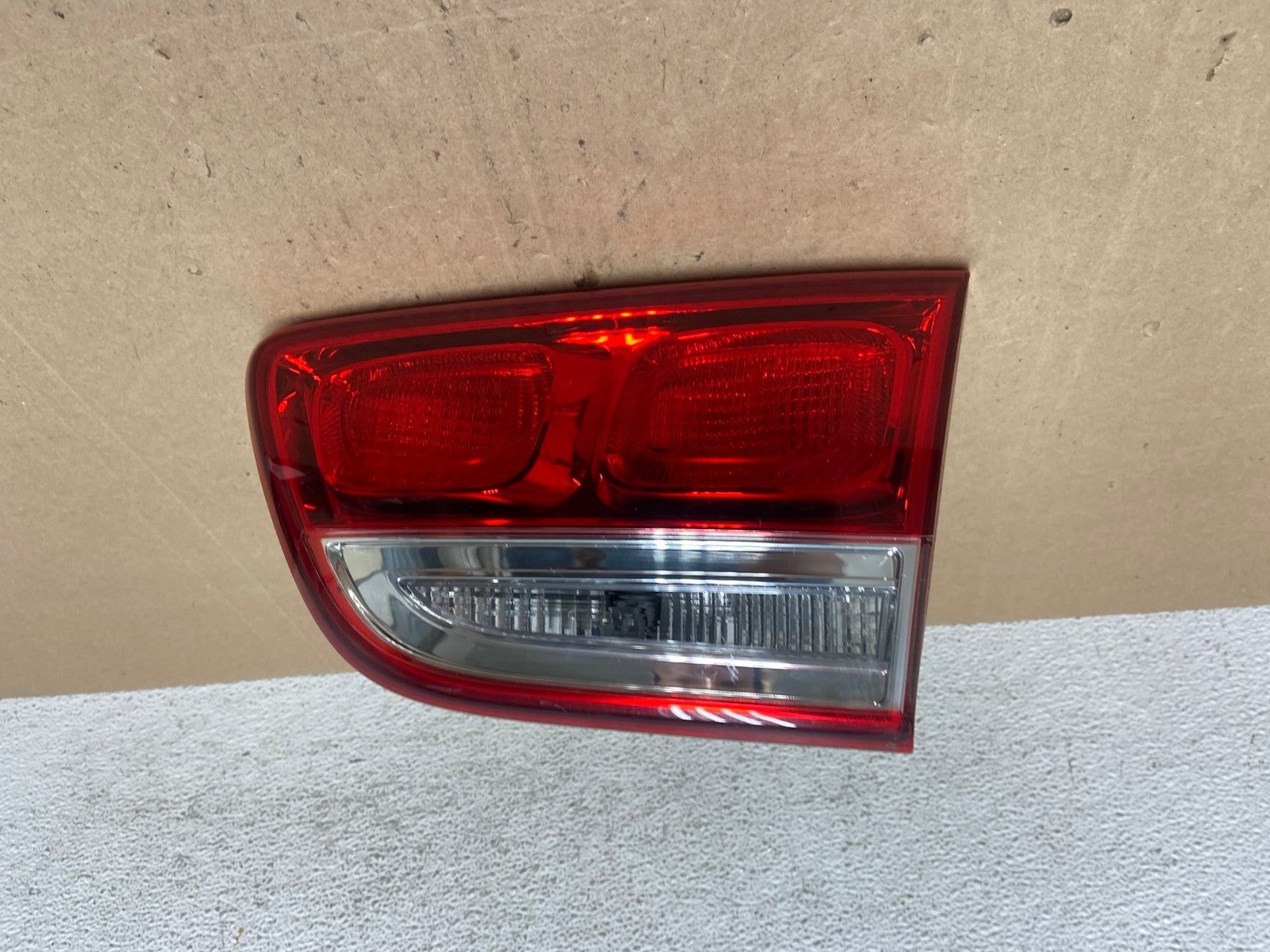 2016 2017 2018 Kia Sorento Right Passenger RH Inner Tail Light AE5055 LK0