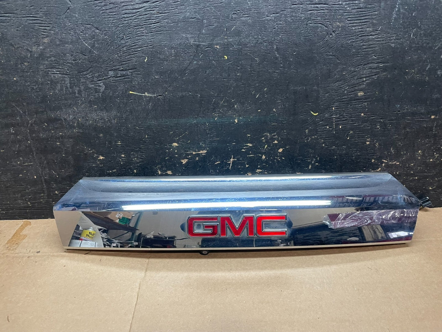 2010-2015 Gmc Terrain Lift Gate Handle Trim with Back Up Camera Molding Y9253 DG0