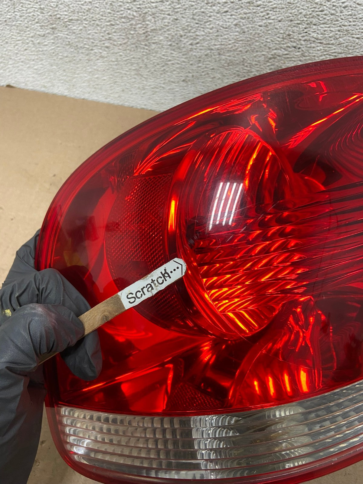 2004-2007 Volkswagen Touareg Lh Driver Left Side Tail Light AG4778 LK5
