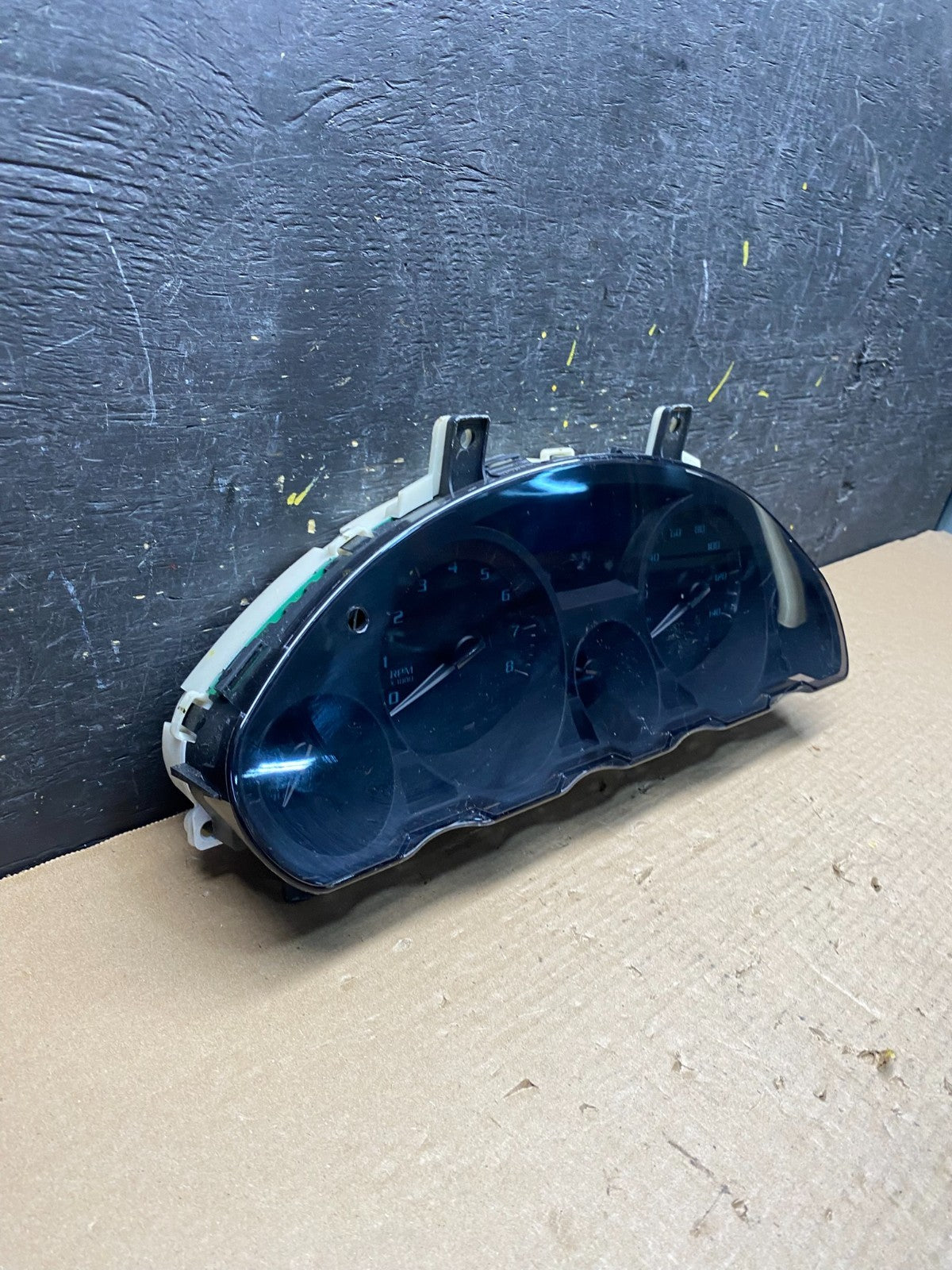 2008 to 2012 Buick Enclave Instrument Gauge Cluster Speedometer S6613 DG2