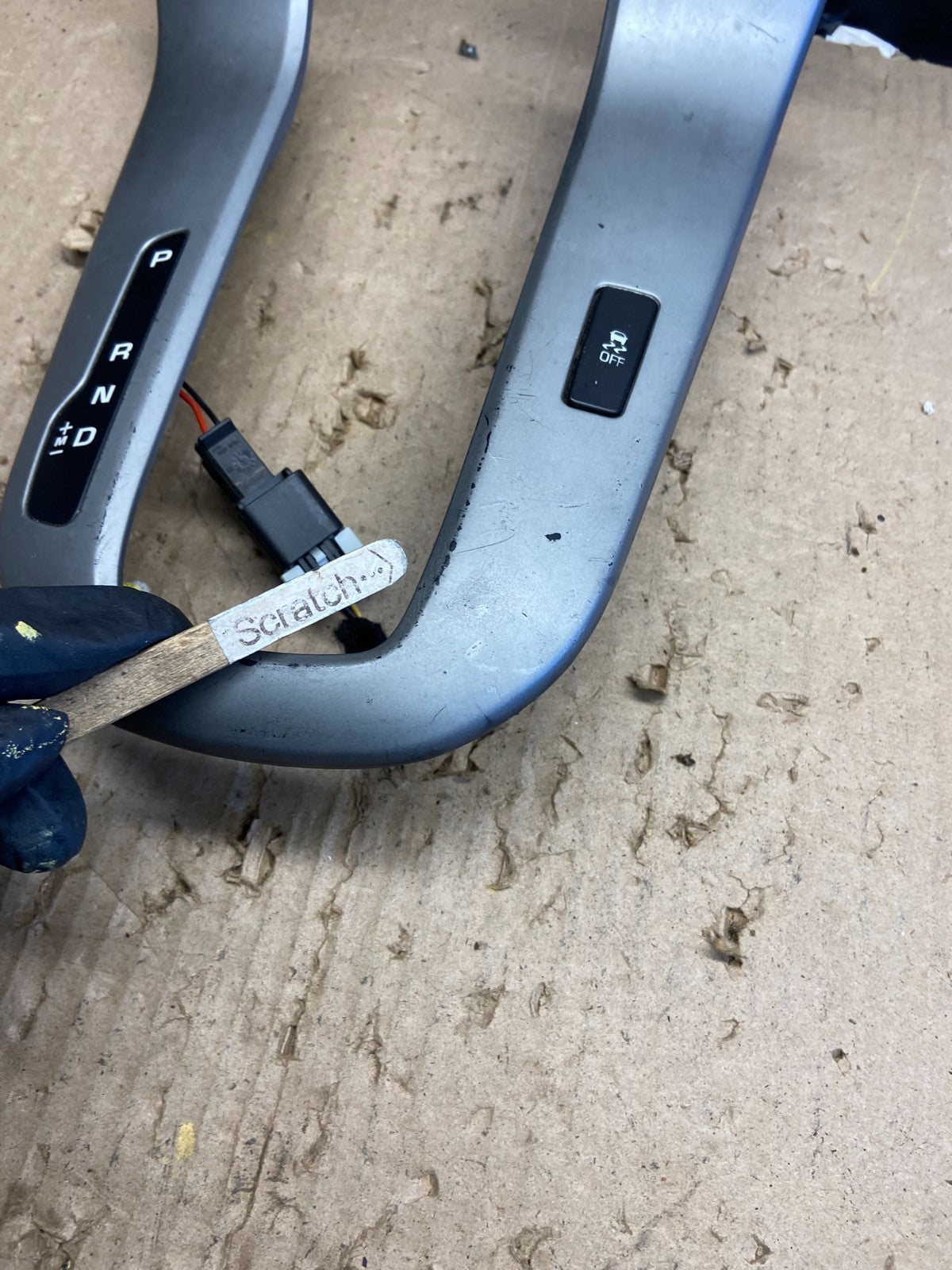 2011 to 2015 Chevrolet Cruze Gear Shifter Trim Bezel 95955142 ab5734 DG1