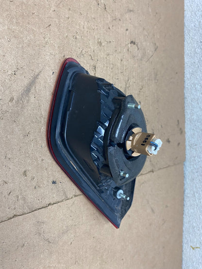2010-2014 Subaru Legacy Right Passenger Rh Side Tail Light Inner Oem P5203 DW5