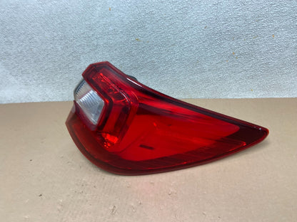 2015 - 2019 Subaru Outback Right Passenger Side Tail Light Oem AB5010 DW1