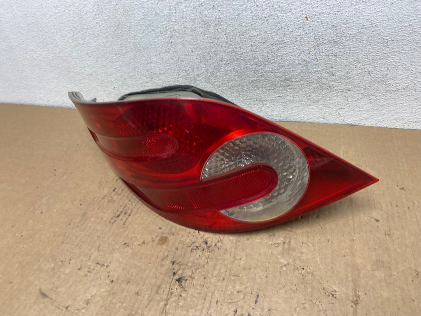 2006 to 2010 Mercedes W251 R-Class Left Driver LH Side Tail Light AG2383 LK1