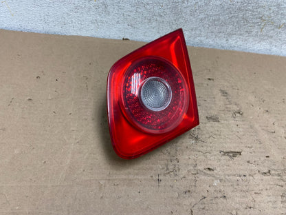 2005 2006 2007 Volkswagen Jetta Right Passenger Tail Light Inner AI1096 DW2