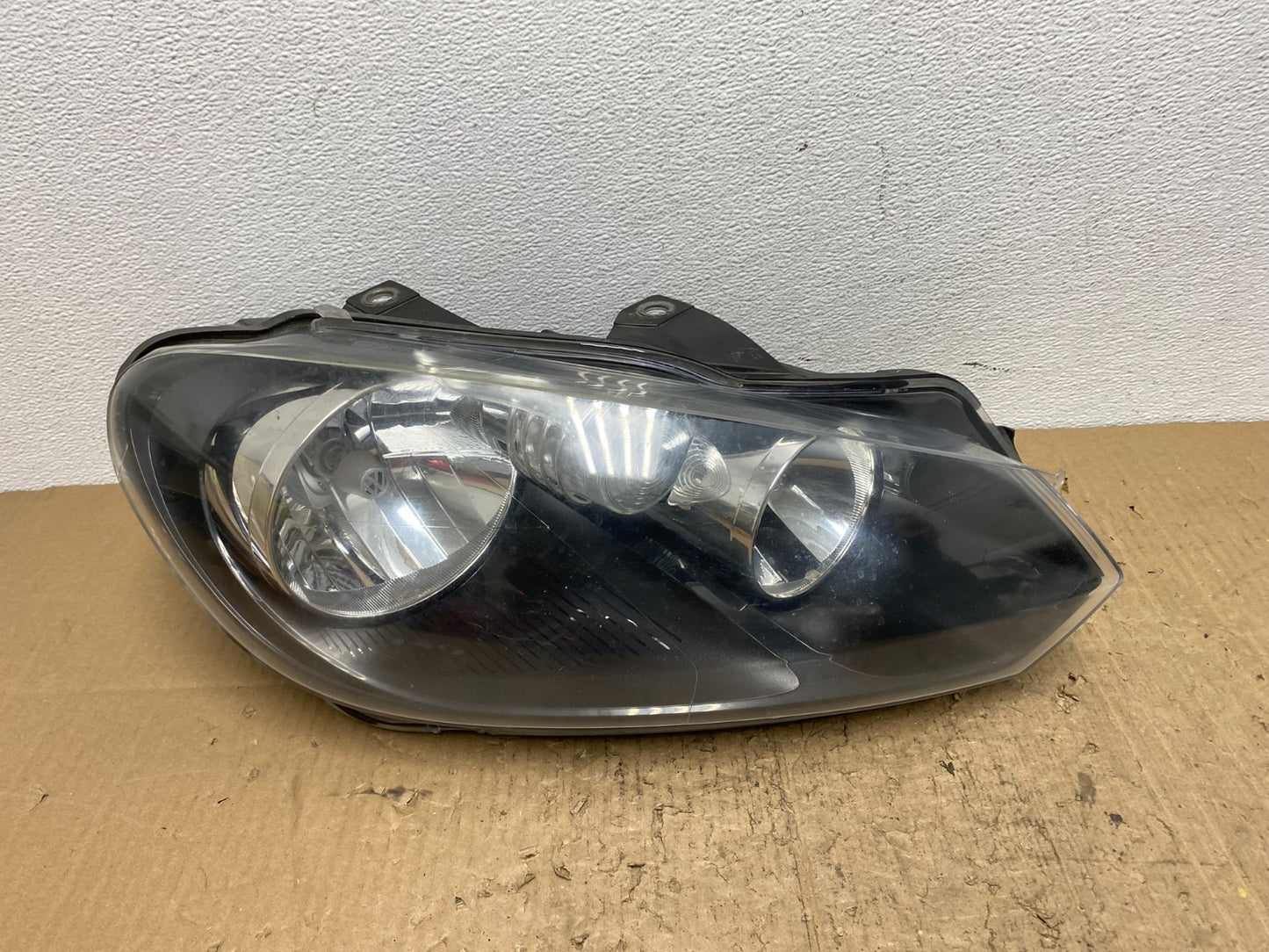 2010-2014 Volkswagen Golf MK6 GTI Right Passenger RH Halogen Headlight AD2427 DW0