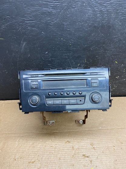 2013 to 2015 Nissan Altima Radio Cd Mp3 Player AUX Port W1880 DG0