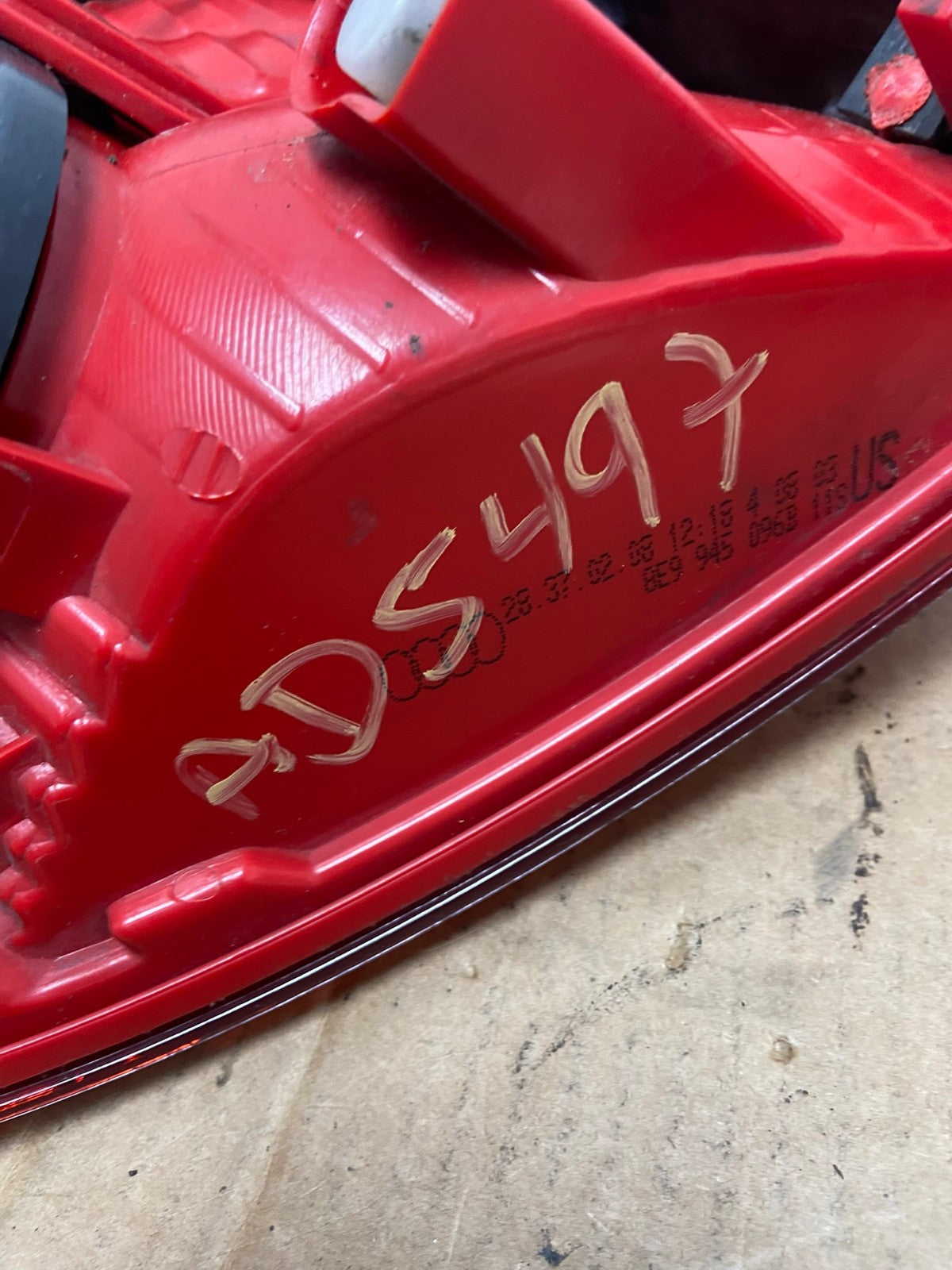 2001 - 2004 Audi A4 Wagon Avant Right Passenger RH Tail Light AD5497 LK7