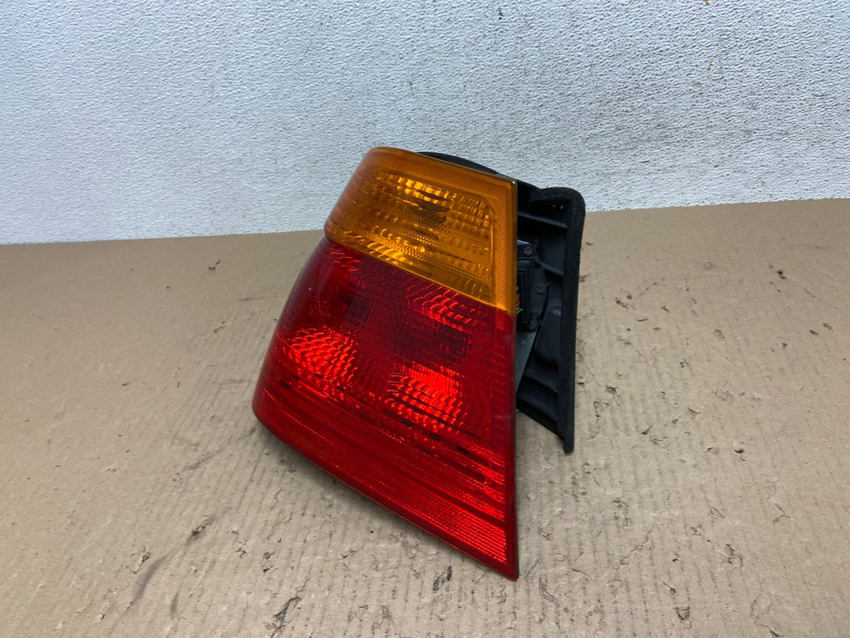 1999-2001 BMW 325i 330i E46 Left Driver LH Tail Light AE8882 DW1